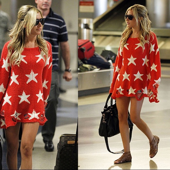 Wildfox Tops - WILDFOX Couture Seeing Stars Lennon Sweater.  S